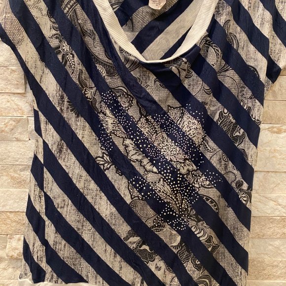 DAYTRIP CASUAL TOP - Size: M - Picture 4 of 5